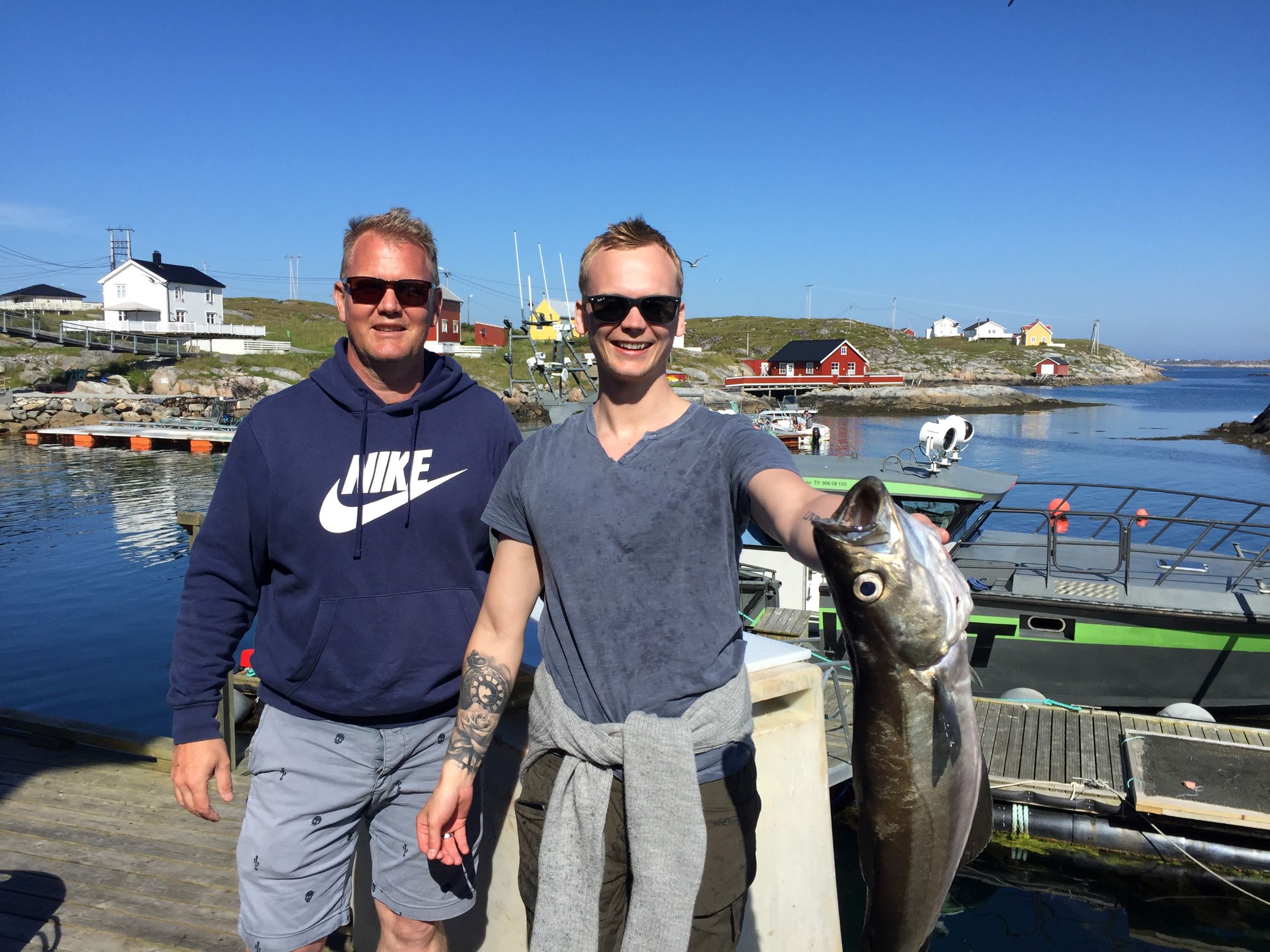 Sportfischen auf Bogøya, dem Archipel von FRøya an der Küste von Trøndelag in Norwegen